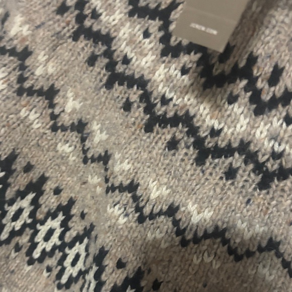 Tan and Black Patterned Sweater - Picture 4 of 5